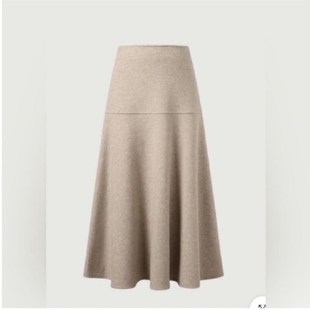 NWT OGL Wool-like Flared Maxi Skirt - Heather
Oatmeal Size S